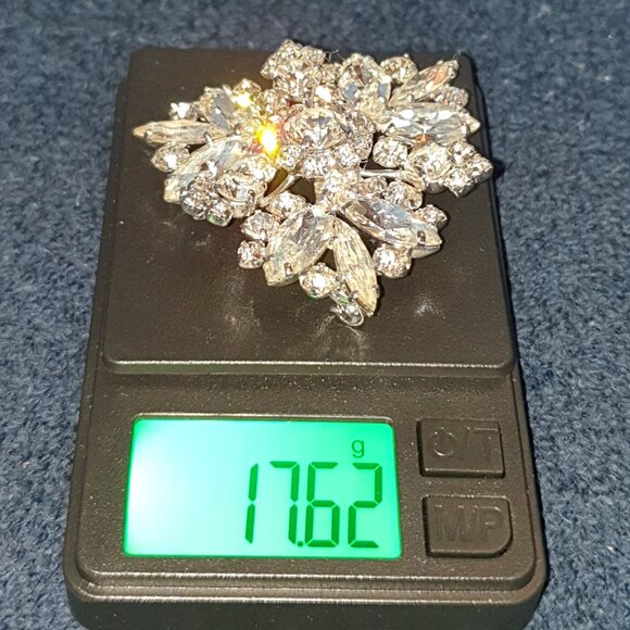 ✨ Vintage Sparkle — Exquisite White Rhinestone Brooch ✨ - Picture 7 of 11